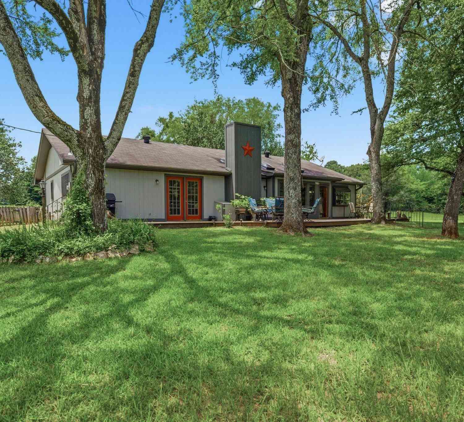 Homes For Sale - 6146 County Road 334<br/> Smith County, Tyler, TX 75708