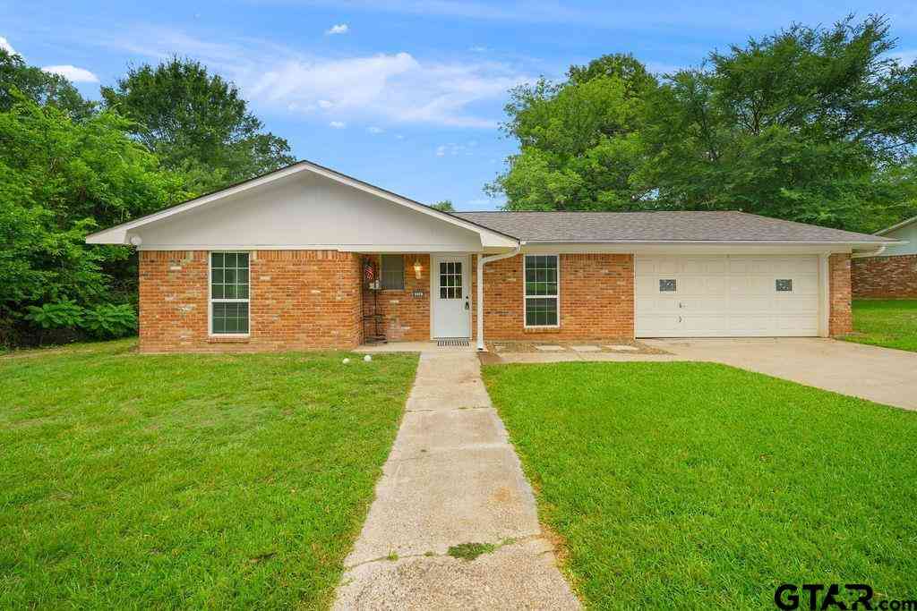 Homes For Sale - 856 Avenue A<br/> Canton, TX 75103