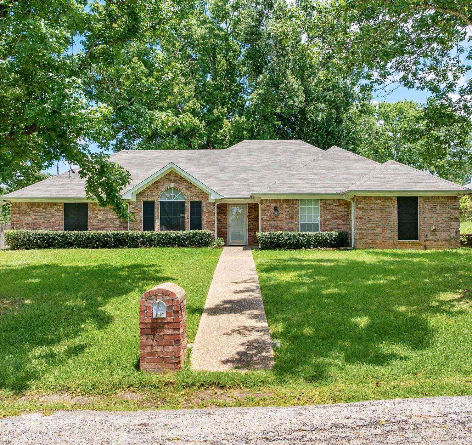 Homes For Sale - 9300 Tipperary<br/> Tyler, TX 75703