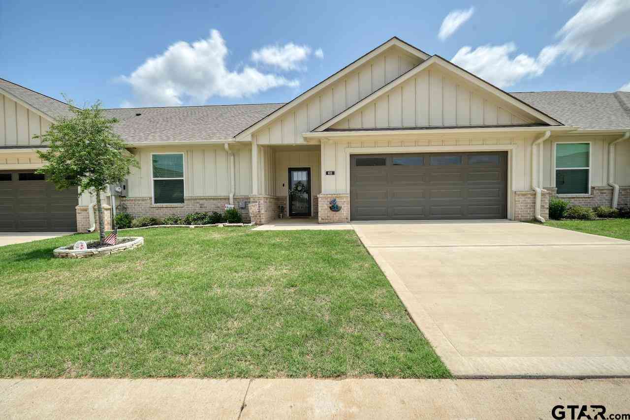 Homes For Sale - 6111 Hamilton Meadows Way<br/> Tyler, TX 75703