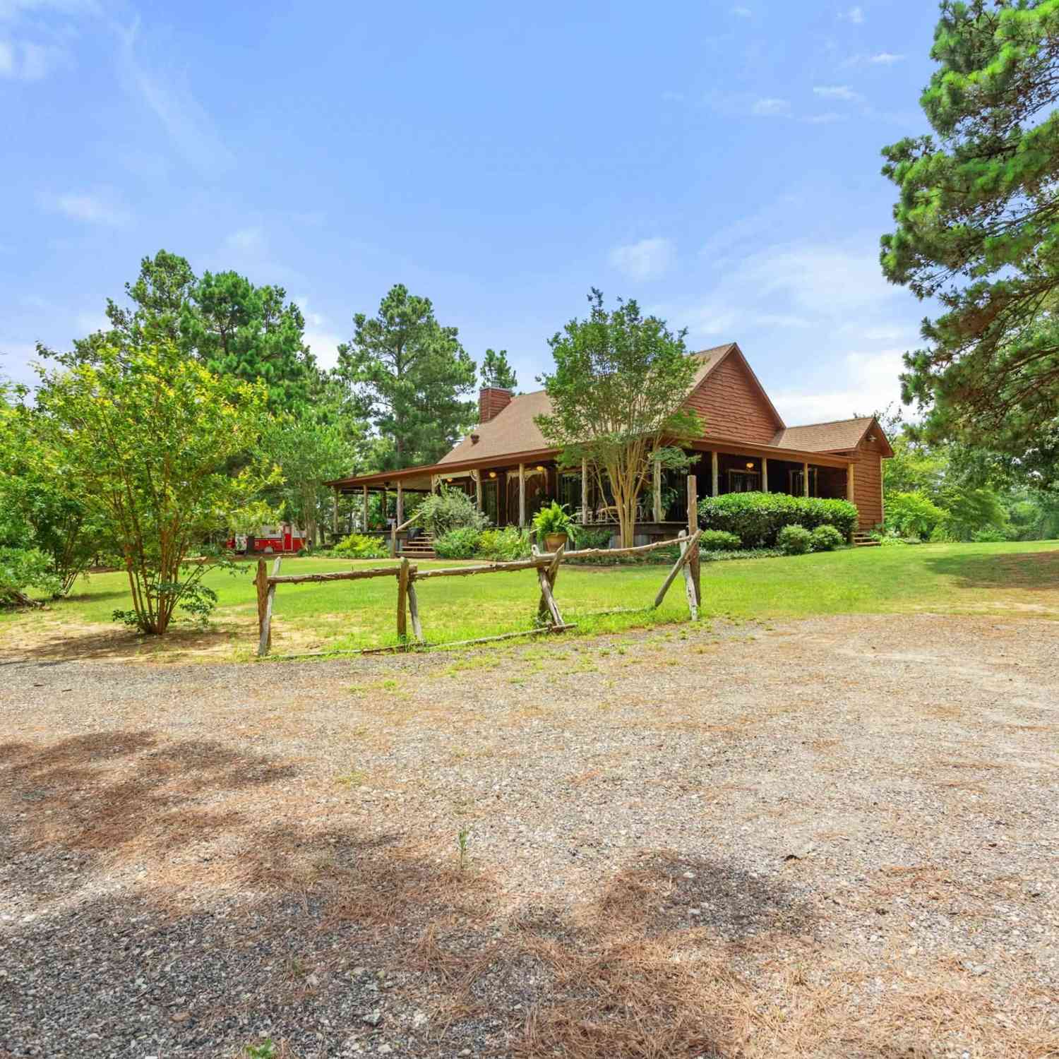 Homes For Sale - 13620 County Road 4224<br/> Henderson County, Frankston, TX 75763