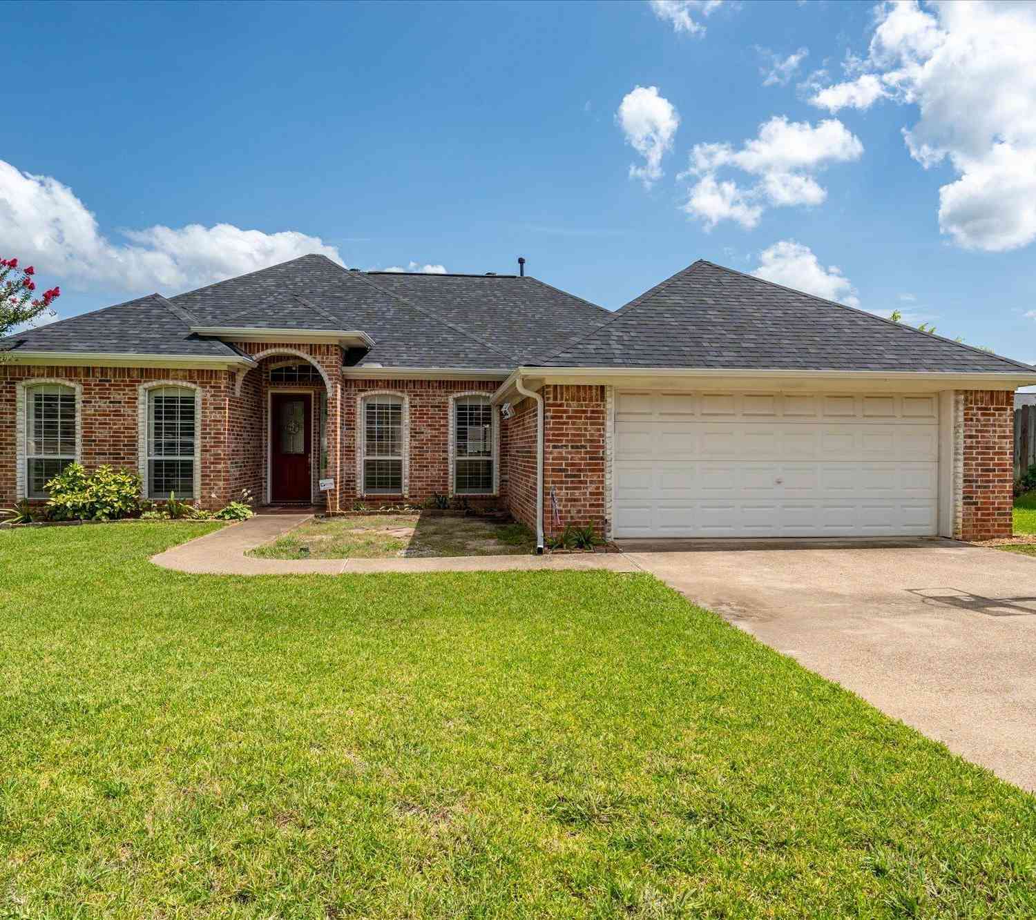 Homes For Sale - 2043 Rana Park<br/> Smith County, Flint, TX 75762