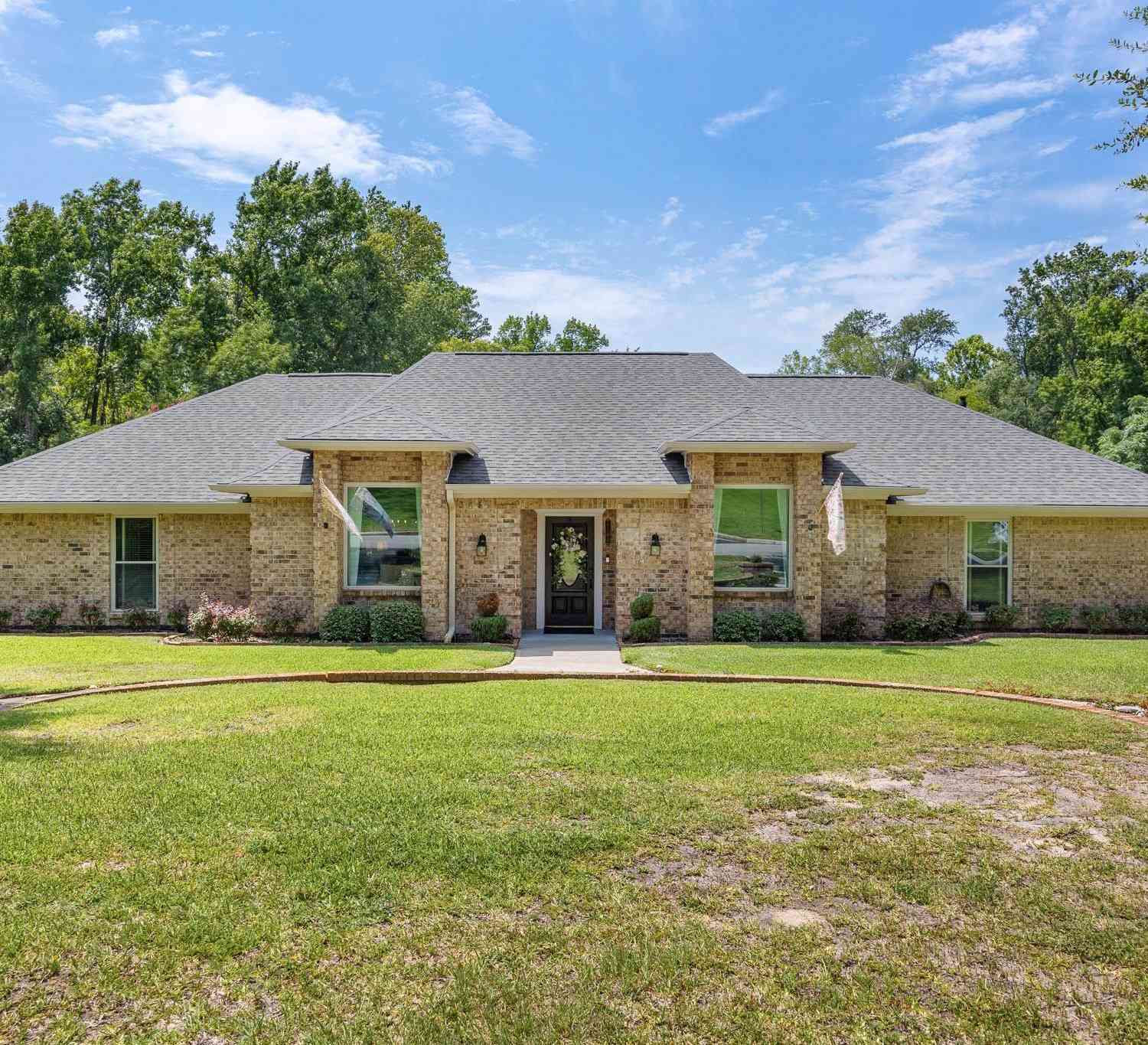 Homes For Sale - 6101 Sutherland<br/> Smith County, Tyler, TX 75703