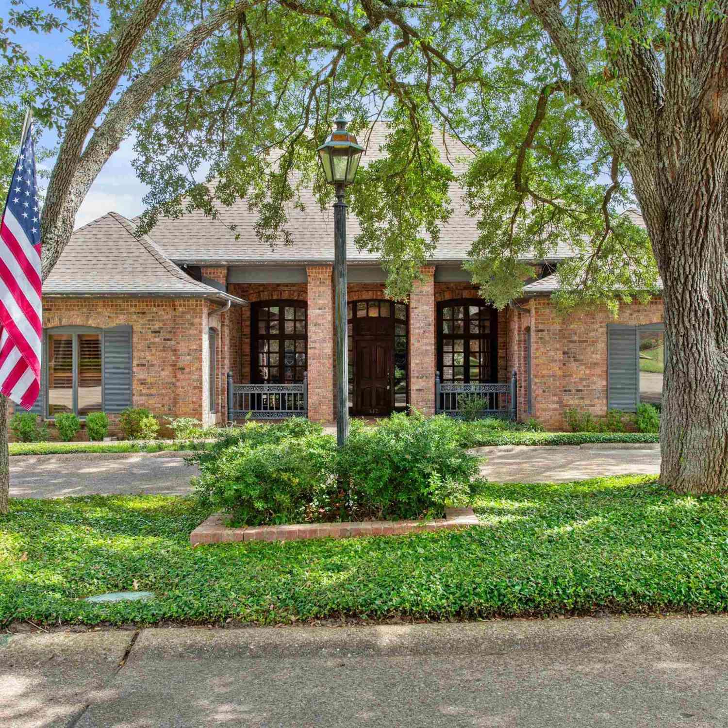 Homes For Sale - 612 Rosemont Place Ii<br/> Smith County, Tyler, TX 75701