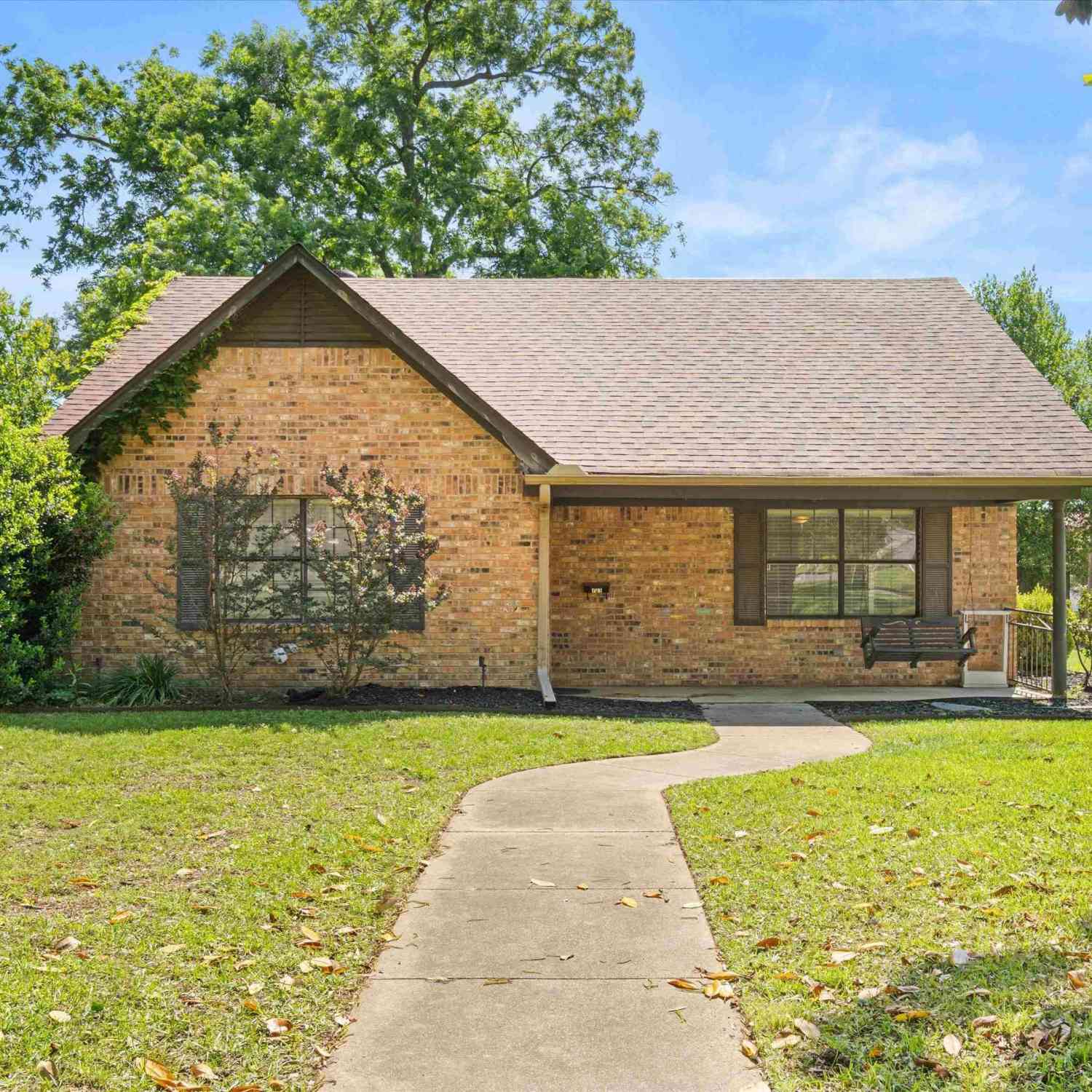 Homes For Sale - 701 N Montgomery St<br/> Upshur County, Gilmer, TX 75644