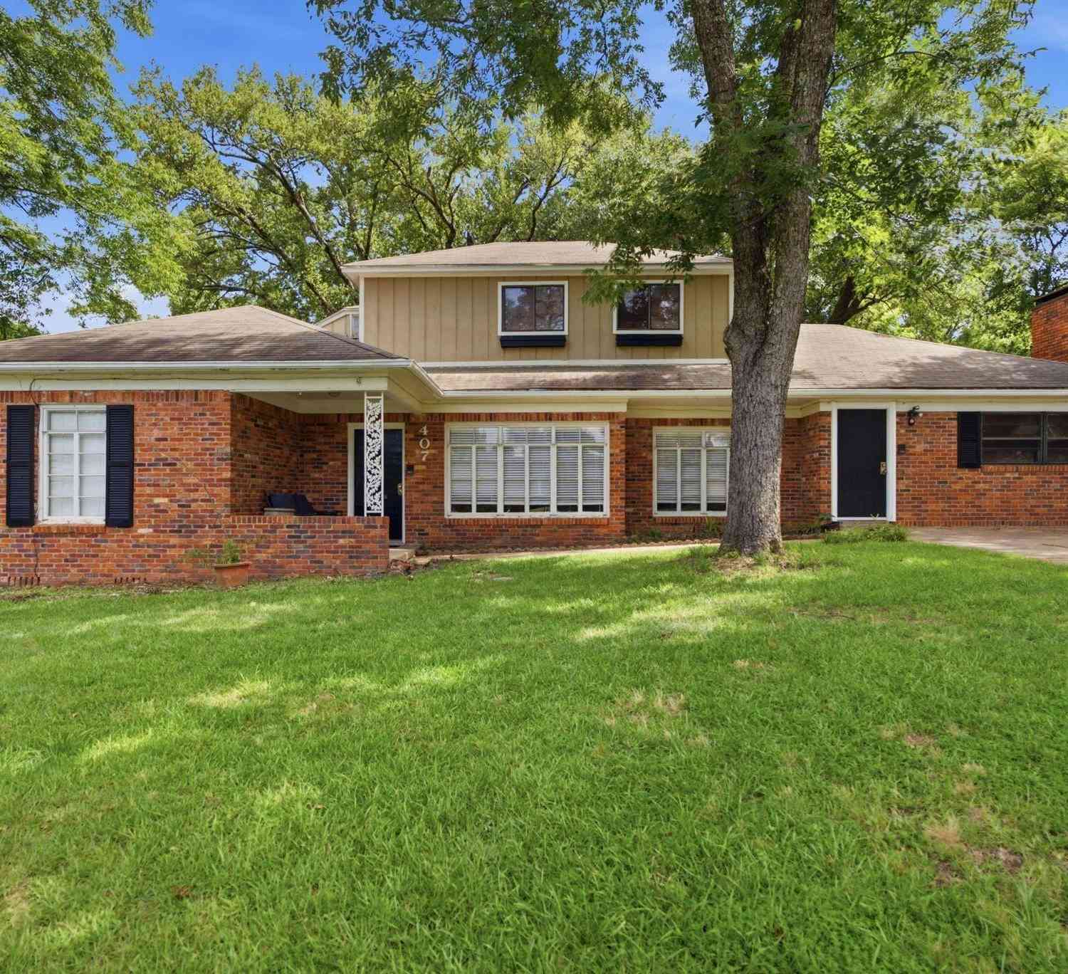 Homes For Sale - 407 Seagle Street<br/> Smith County, Tyler, TX 75701