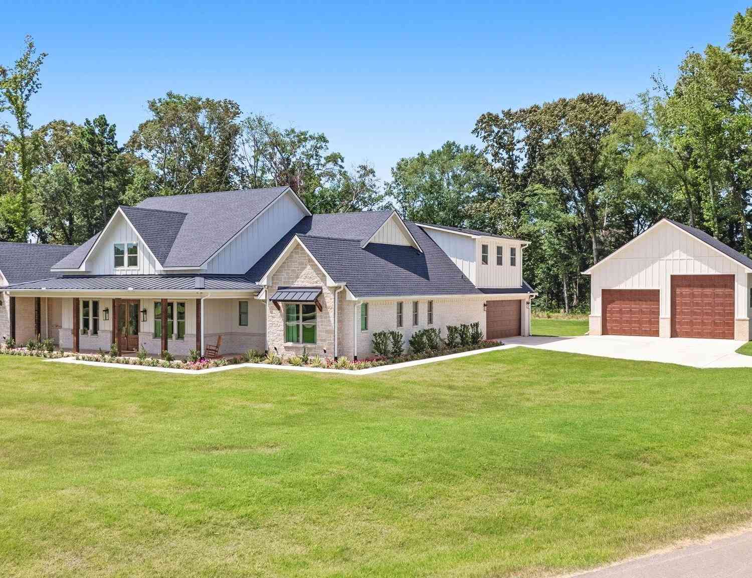 Homes For Sale - 21385 Gatlinburg Rd.<br/> Smith County, Bullard, TX 75757