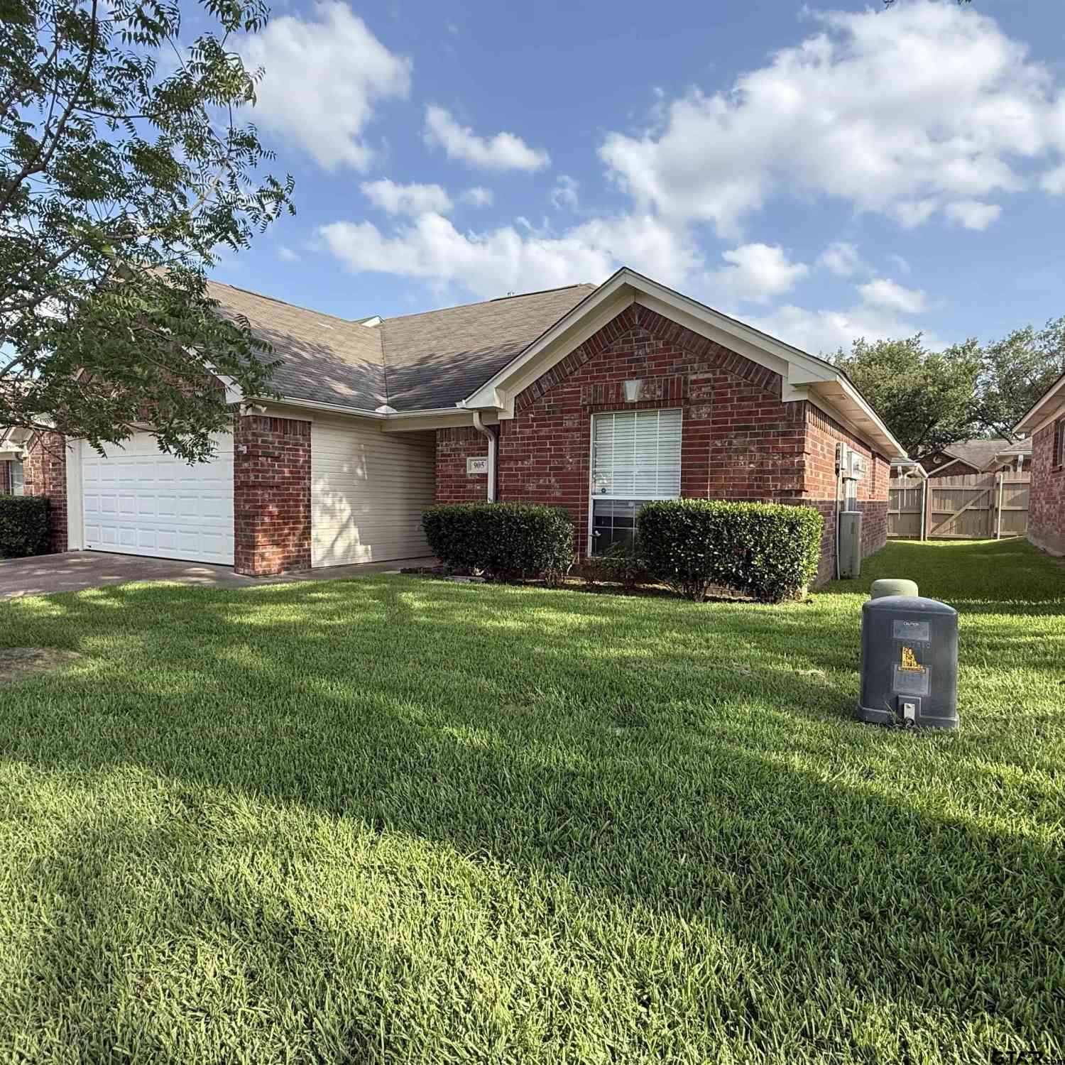 Condo For Sale - 5401 Hollytree Dr Unit 905<br/> Tyler, TX 75703