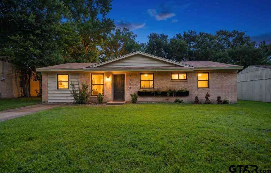 Homes For Sale - 3808 Appletree Ln<br/> Smith County, Tyler, TX 75701
