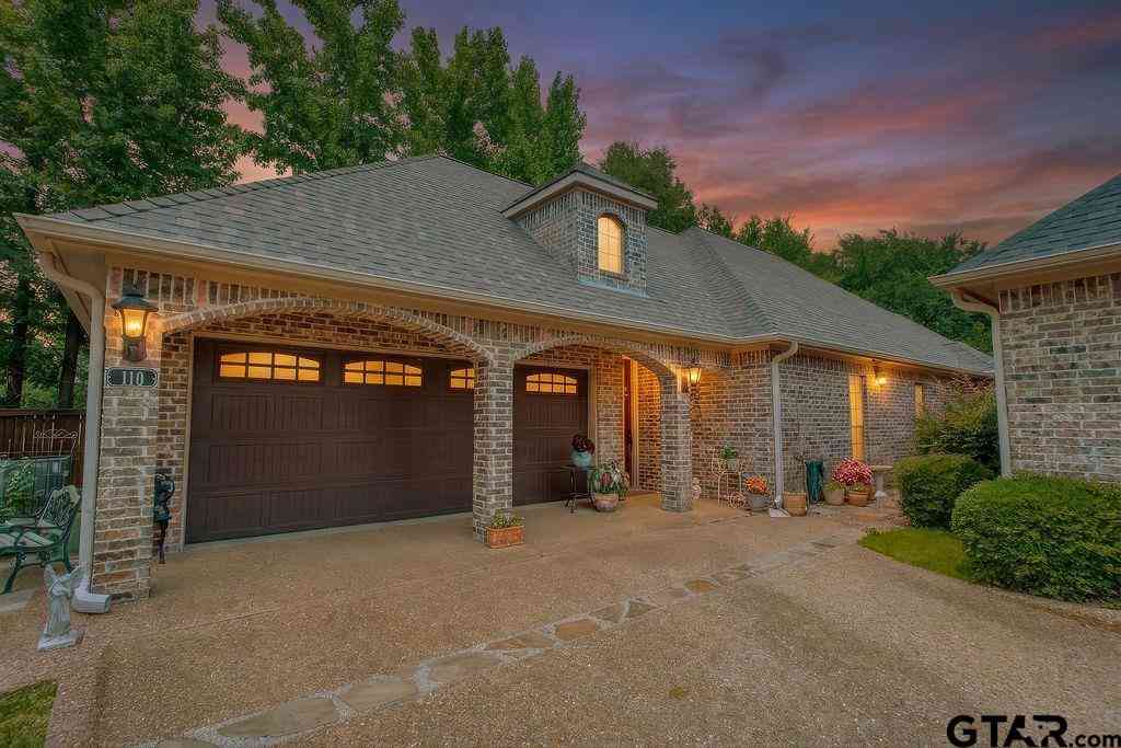 Homes For Sale - 110 Timber Creek Ct<br/> Smith County, Lindale, TX 75771