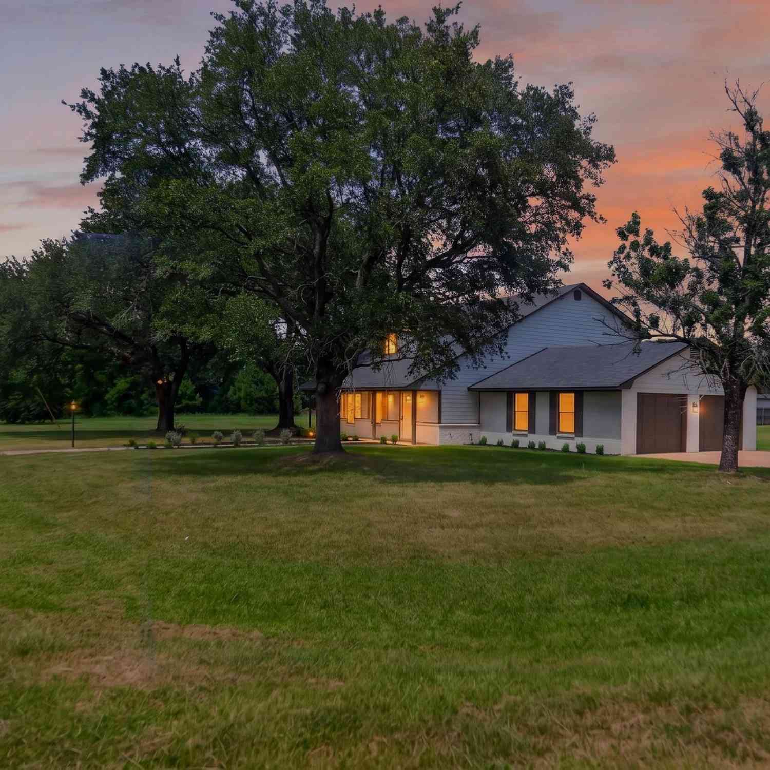 Homes For Sale - 5309 Matney Ln<br/> Smith County, Tyler, TX 75707