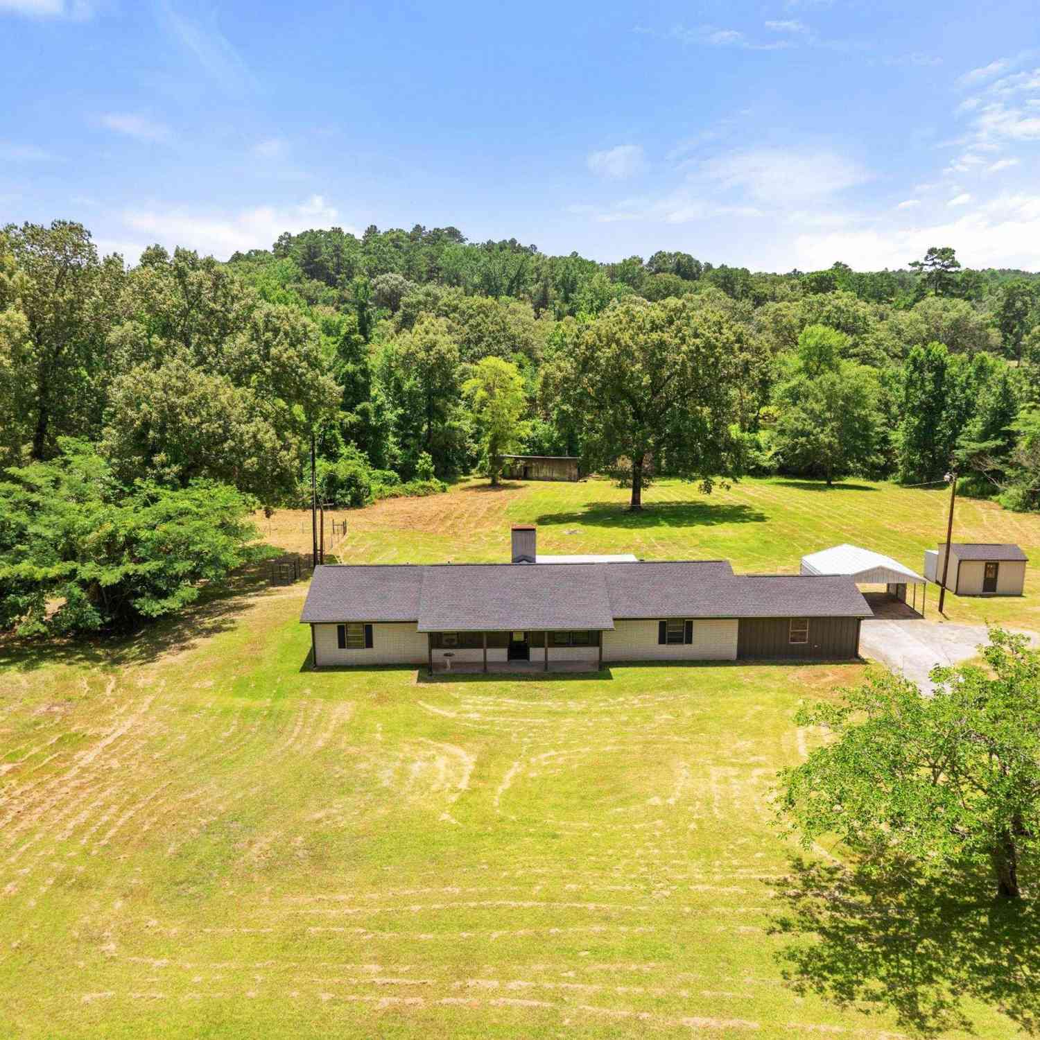 Homes For Sale - 13011 County Road 470<br/> Smith County, Tyler, TX 75704