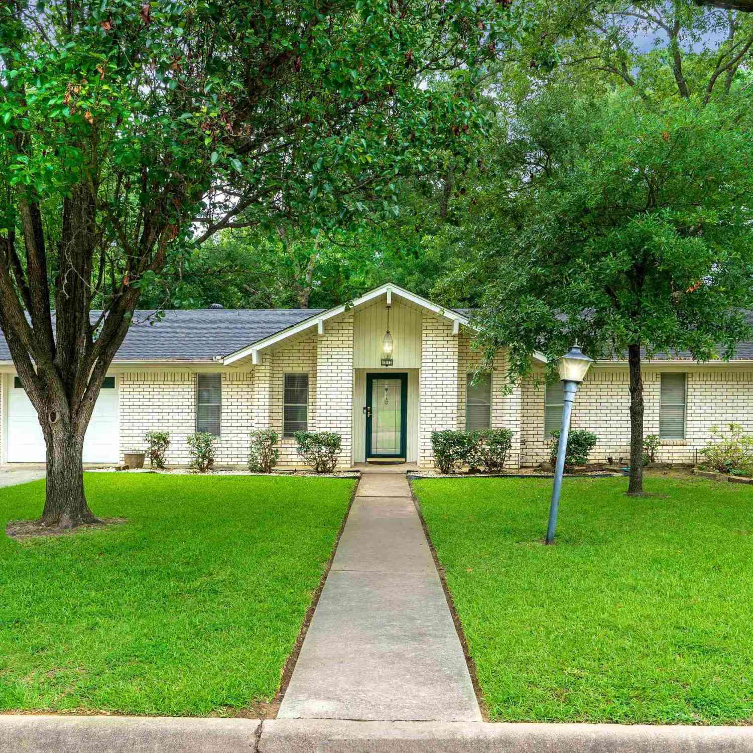 Homes For Sale - 1812 Rodden<br/> Gregg County, Longview, TX 75604