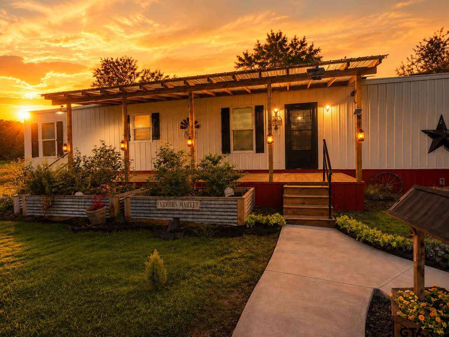Mobile Home For Sale - 611 E County Road 4103<br/> New Boston, TX 75570