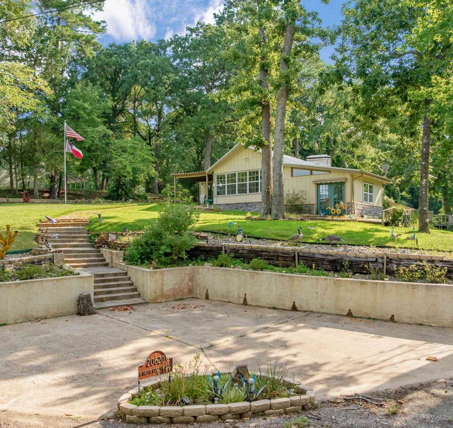 Homes For Sale - 20620 W Grove Club Lake Rd<br/> Smith County, Whitehouse, TX 75791