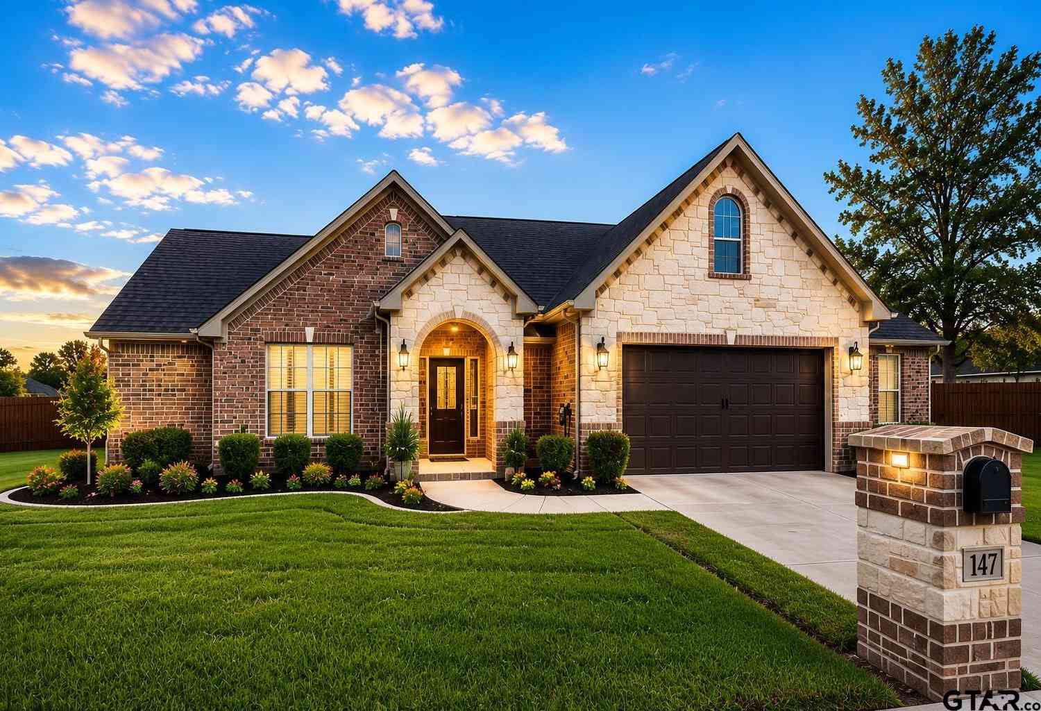 Homes For Sale - 310 Rosewood Drive<br/> Mount Pleasant, TX 75455