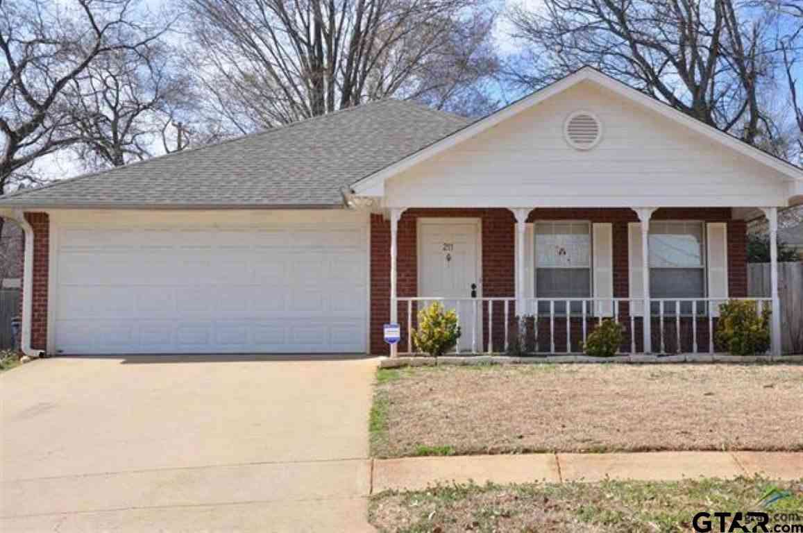 Homes For Sale - 211 Willowbrook<br/> Smith County, Whitehouse, TX 75791
