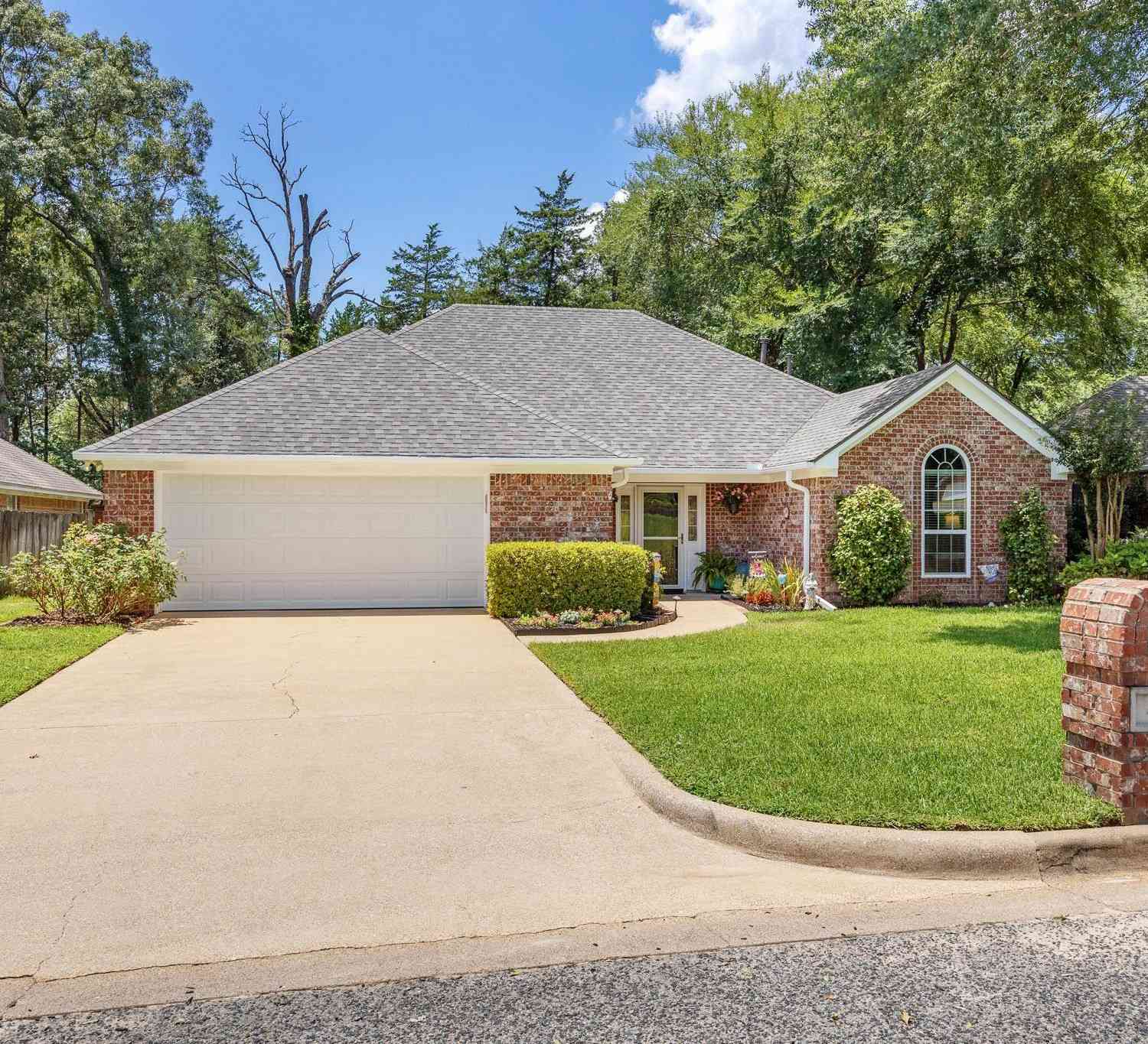 Homes For Sale - 4109 Stone Brook Ln<br/> Smith County, Tyler, TX 75707