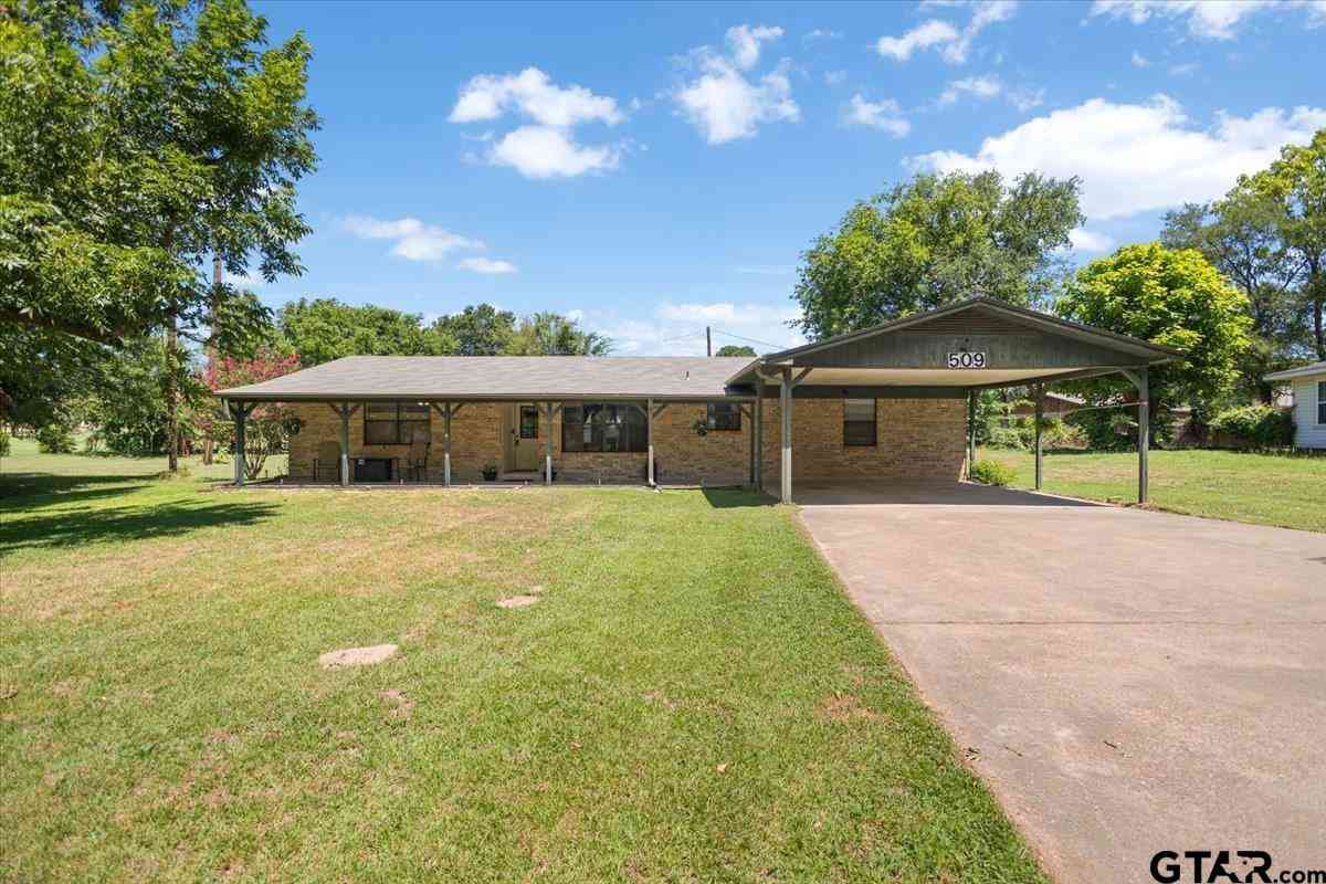 Homes For Sale - 509 Penny Lane<br/> Lindale, TX 75771