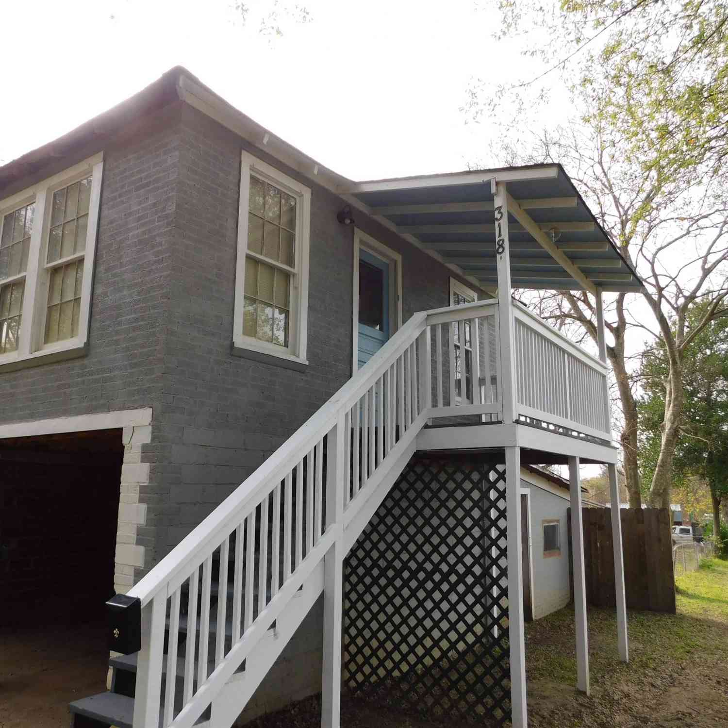 Townhouse For Sale - 318 E South St, Unit B<br/> Smith County, Lindale, TX 75771