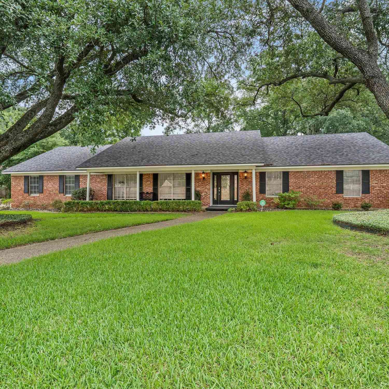 Homes For Sale - 3310 Old Bullard Rd<br/> Smith County, Tyler, TX 75701