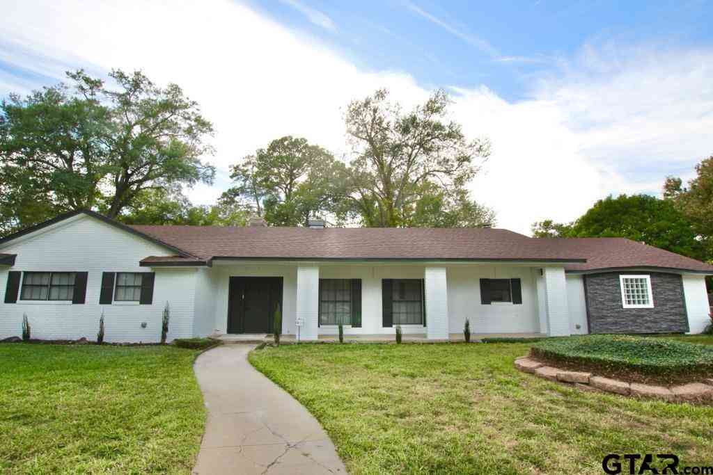 Homes For Sale - 1809 Glen Arbor Drive<br/> Tyler, TX 75703