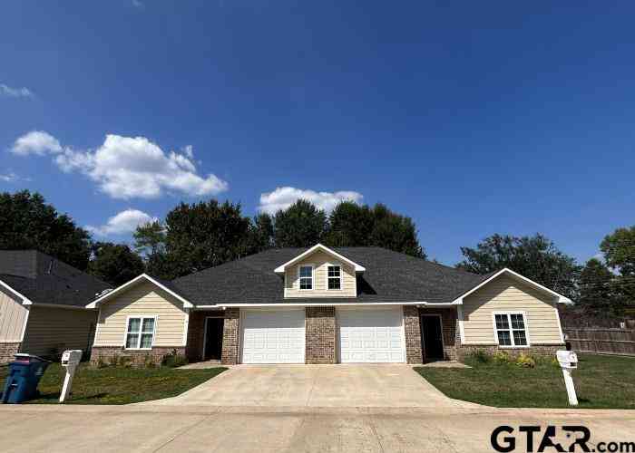 Homes For Sale - 818 State Highway 110<br/> Whitehouse, TX 75791