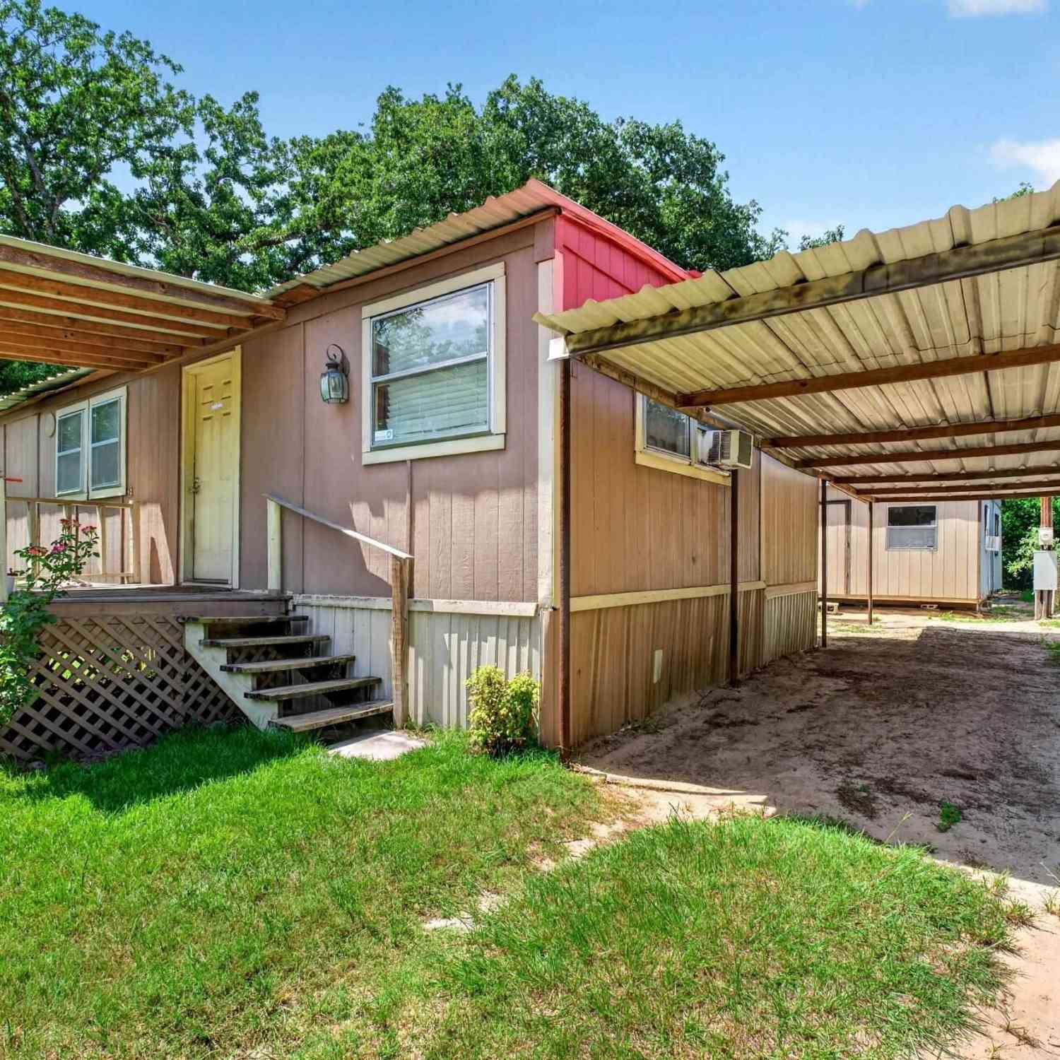 Mobile Home For Sale - 4732 Canyon Circle<br/> Tyler, TX 75706