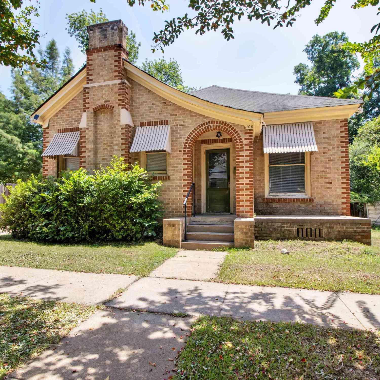 Homes For Sale - 106 N College Street<br/> Marshall, TX 75670