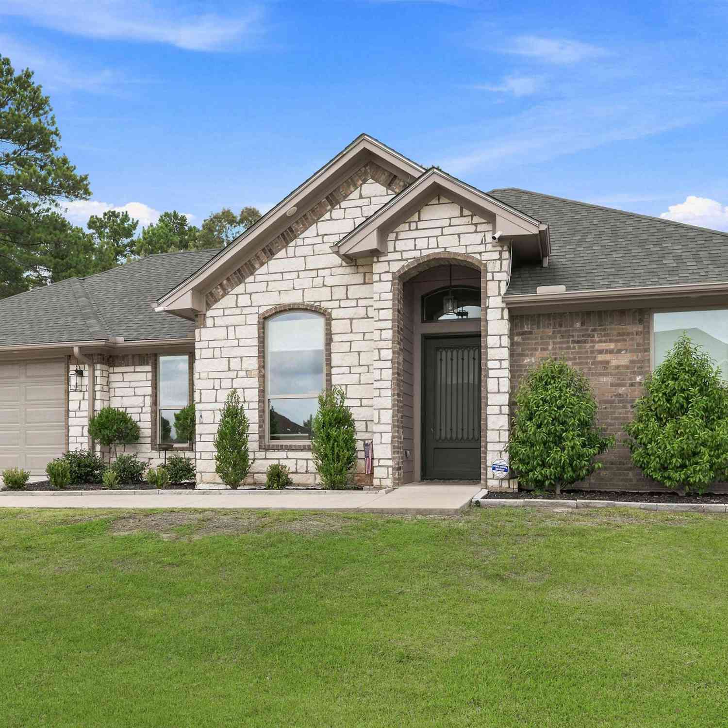 Homes For Sale - 2246 Rana Park<br/> Flint, TX 75762