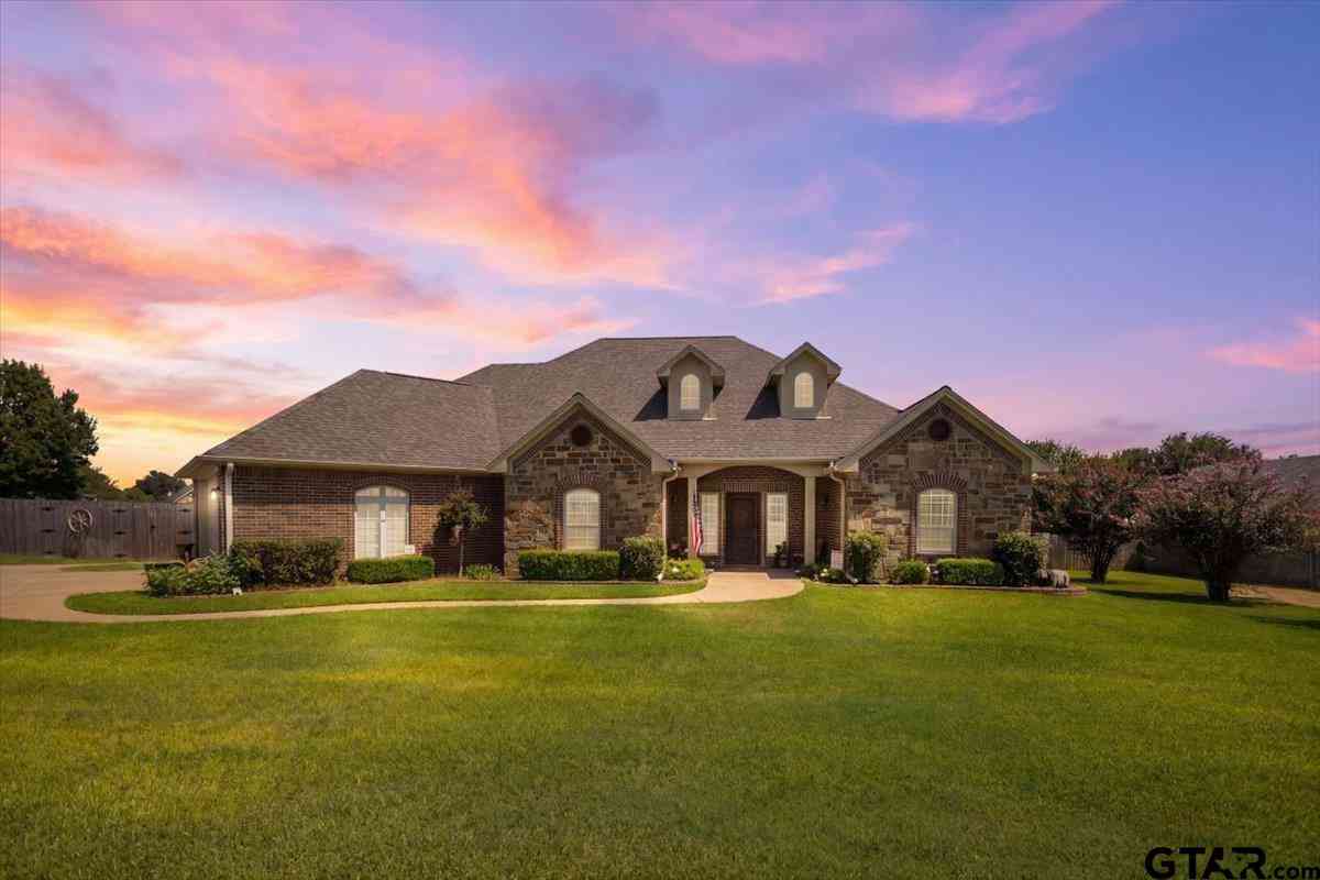 Homes For Sale - 212 Pecan Park Dr<br/> Bullard, TX 75757
