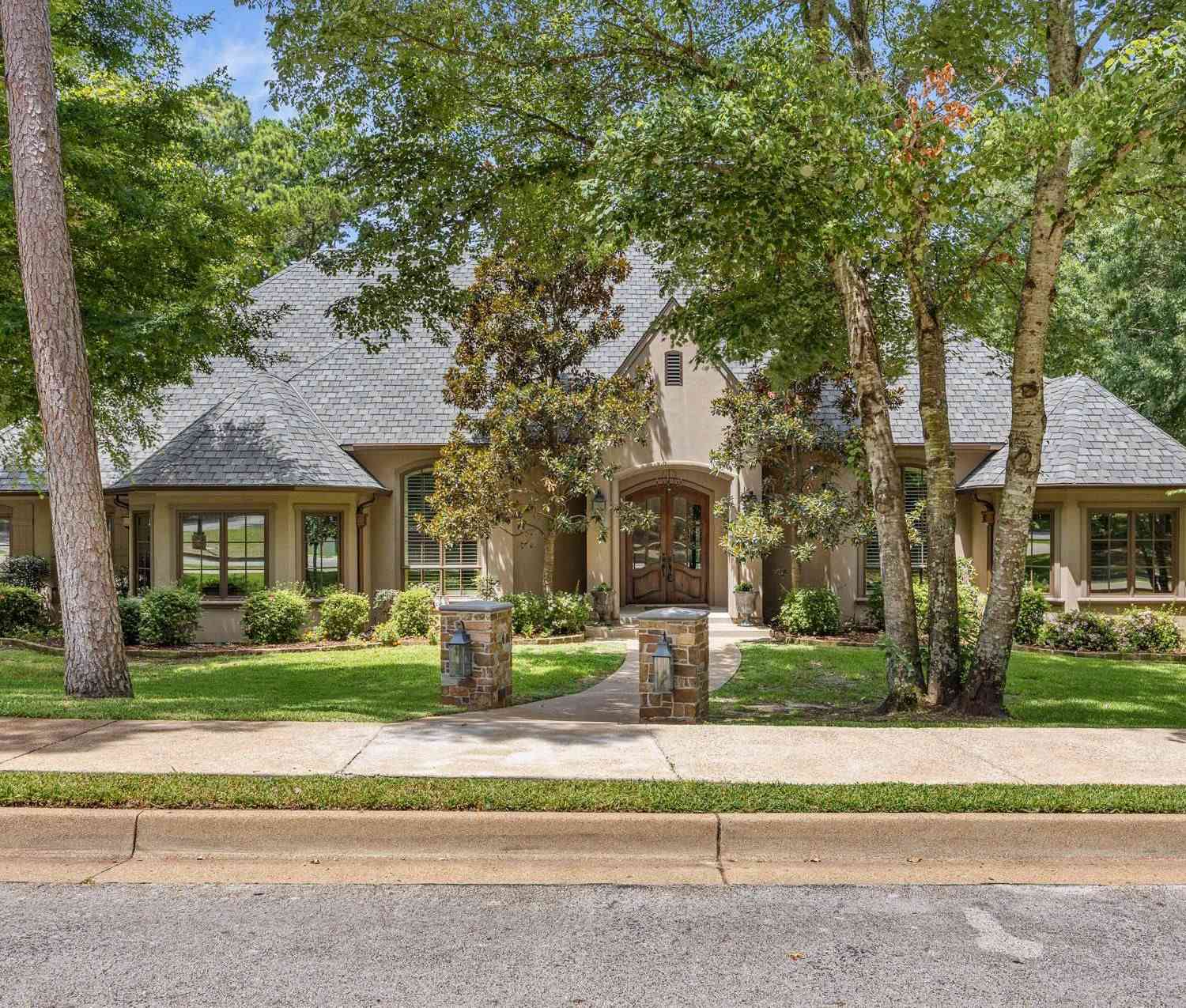 Homes For Sale - 3060 Stonegate Blvd.<br/> Tyler, TX 75703