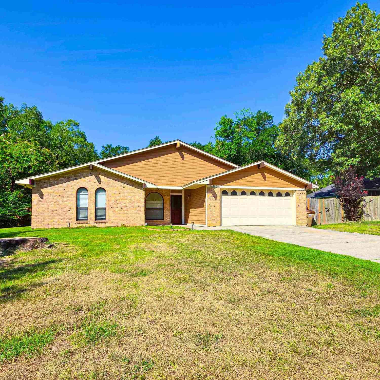 Homes For Sale - 16786 Shadyridge<br/> Tyler, TX 75703