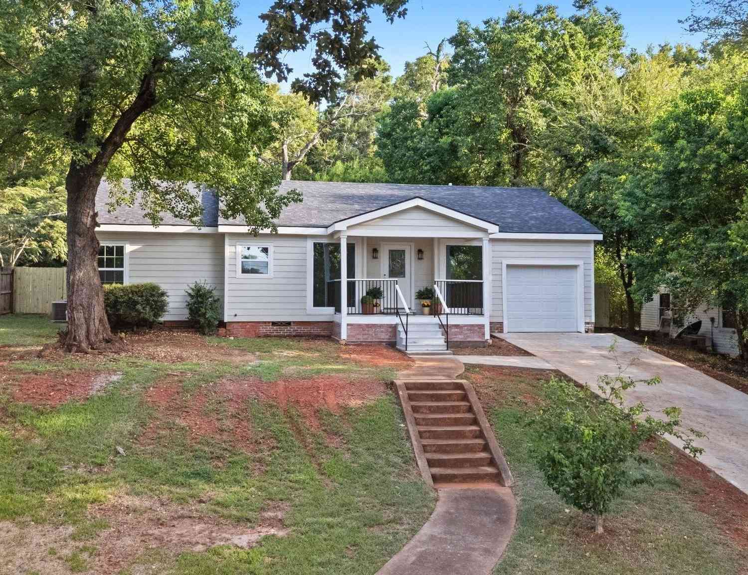 Homes For Sale - 1016 Woodland Dr<br/> Anderson County, Palestine, TX 75801