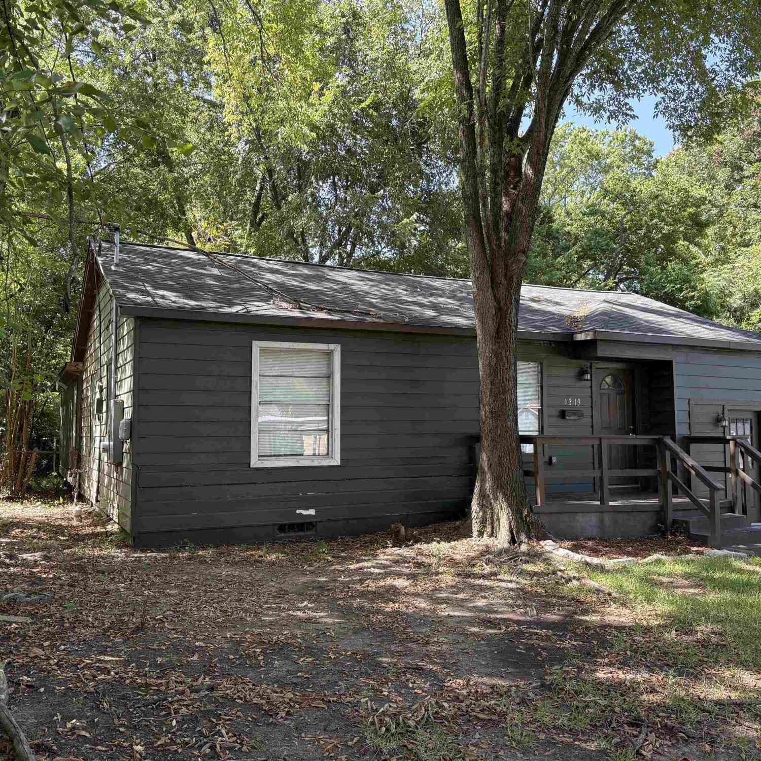 Homes For Sale - 1319 E Dawson St<br/> Tyler, TX 75701