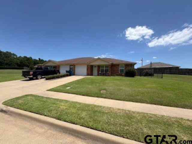 Townhouse For Sale - 103 B Timber Park<br/> Smith County, Lindale, TX 75771