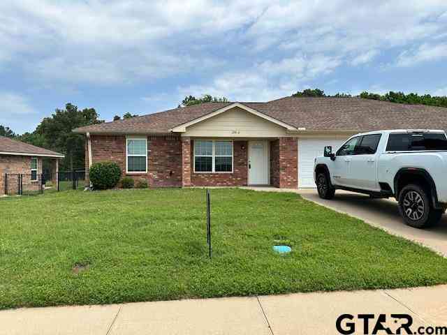 Townhouse For Sale - 200 B Timber Park<br/> Smith County, Lindale, TX 75771