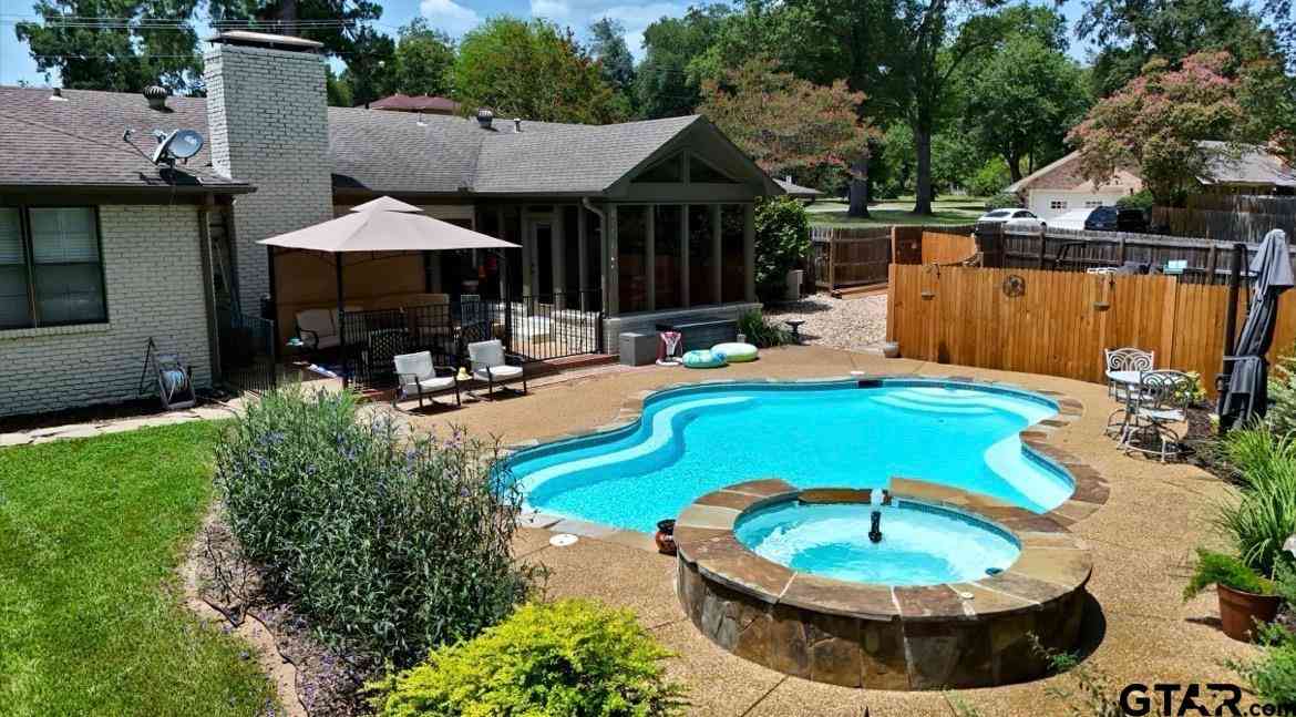 Homes For Sale - 3618 New Copeland Rd.<br/> Smith County, Tyler, TX 75701