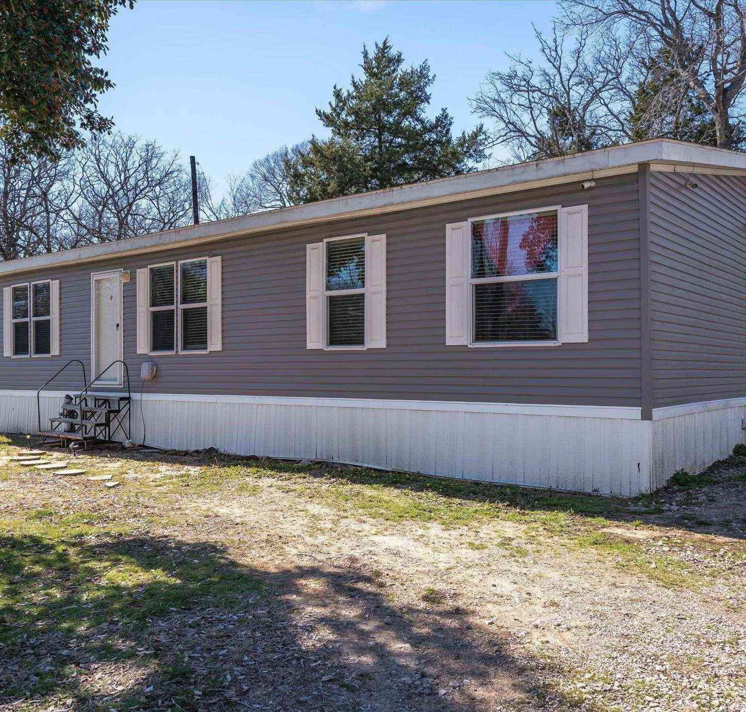 Mobile Home For Sale - 129 E Elm Dr<br/> Van Zandt County, Murchison, TX 75778