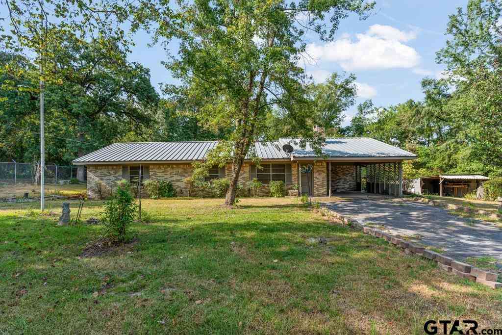Homes For Sale - 7990 E Hwy 154<br/> Winnsboro, TX 75494