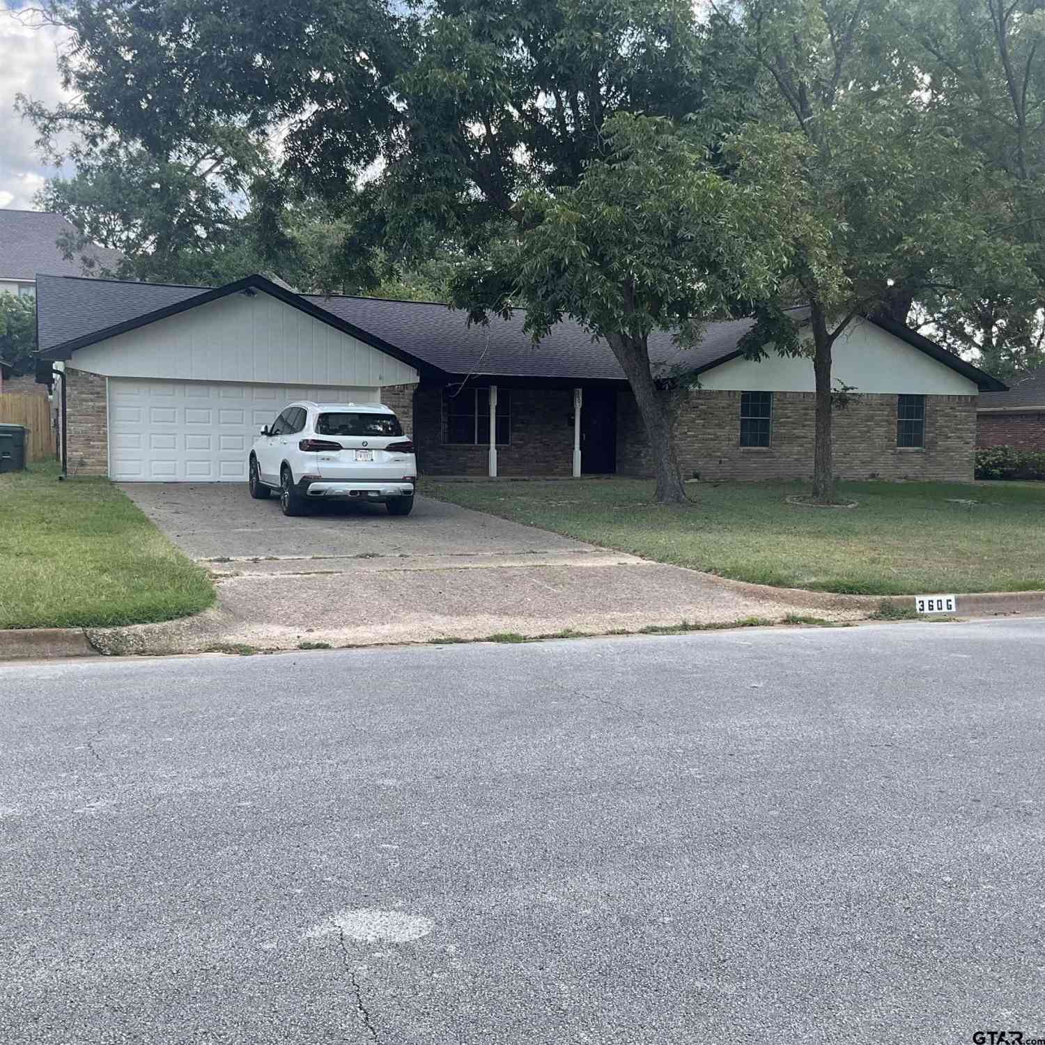 Homes For Sale - 3606 Glendale<br/> Tyler, TX 75701