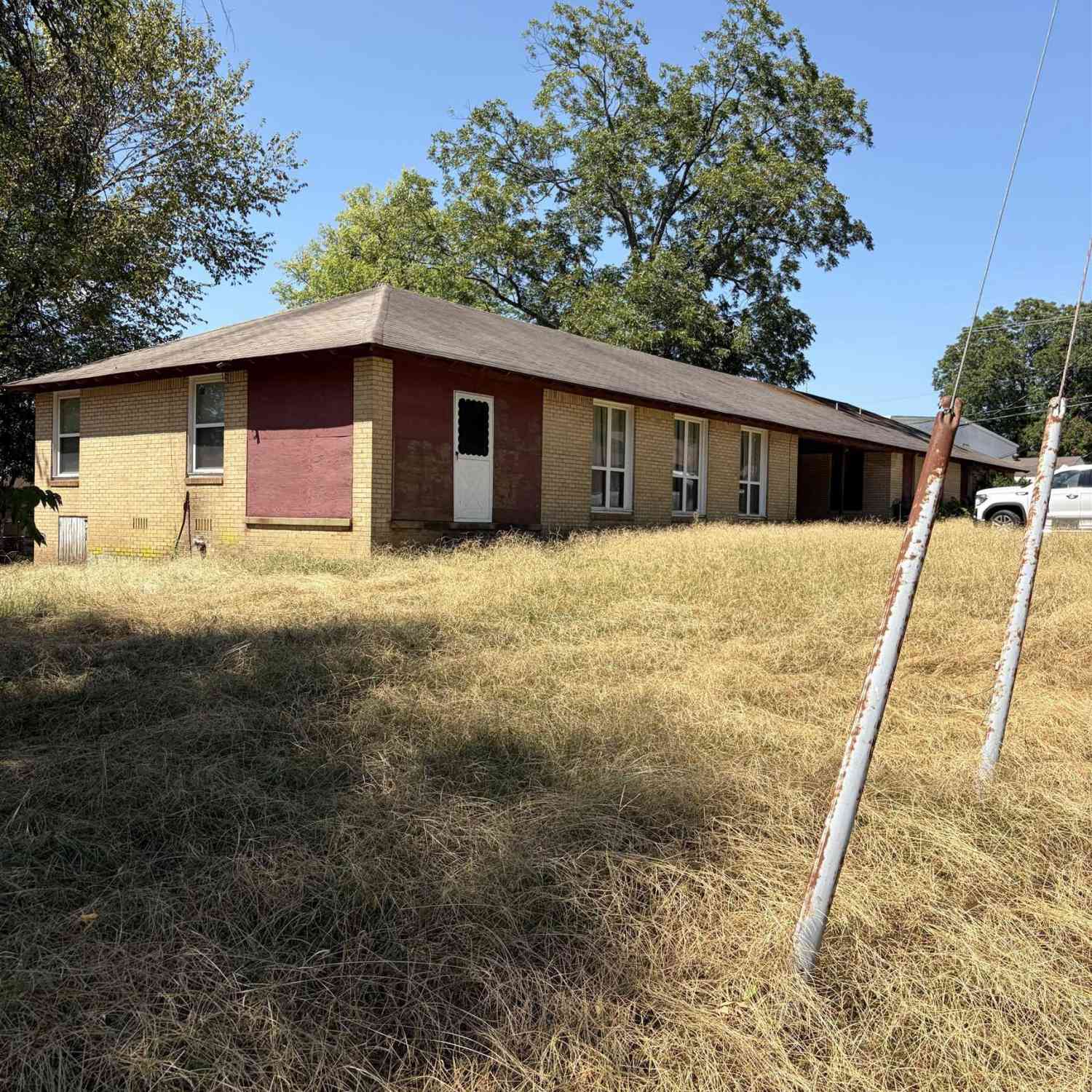Homes For Sale - 215 Ochiltree<br/> Daingerfield, TX 75638