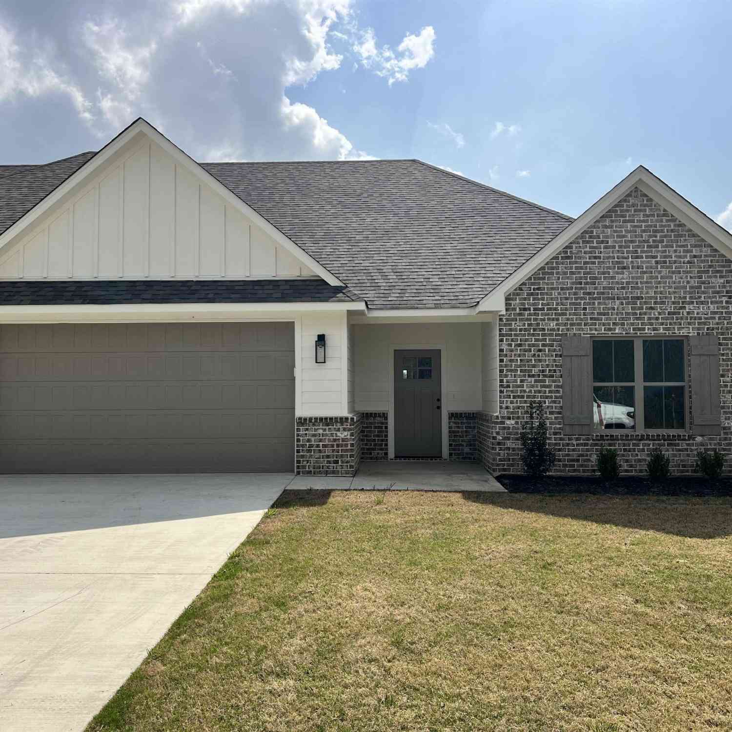 Townhouse For Sale - 10681 County Road 152 W<br/> Smith County, Bullard, TX 75757