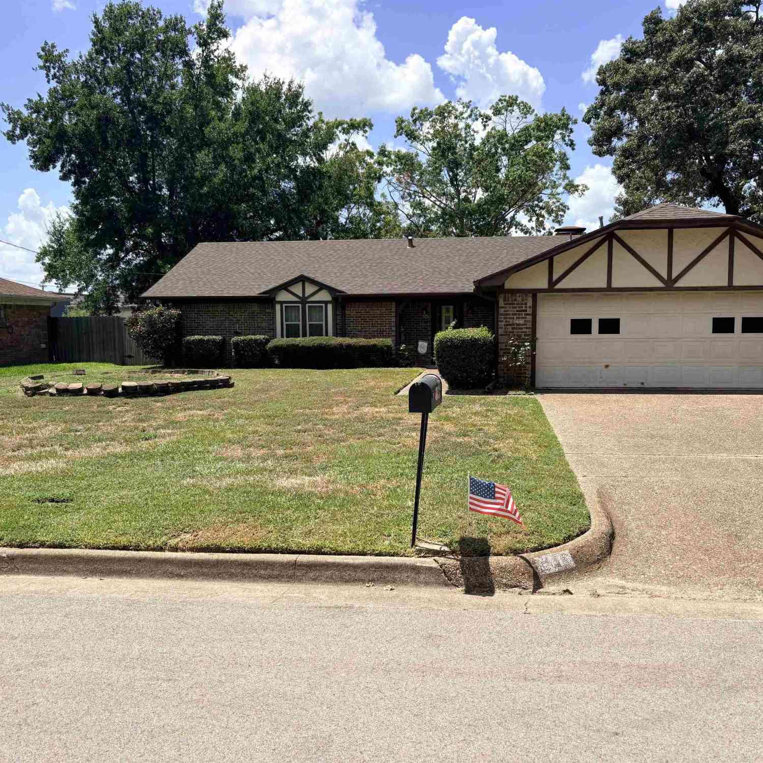 Homes For Sale - 6813 Southplace Dr.<br/> Smith County, Tyler, TX 75703