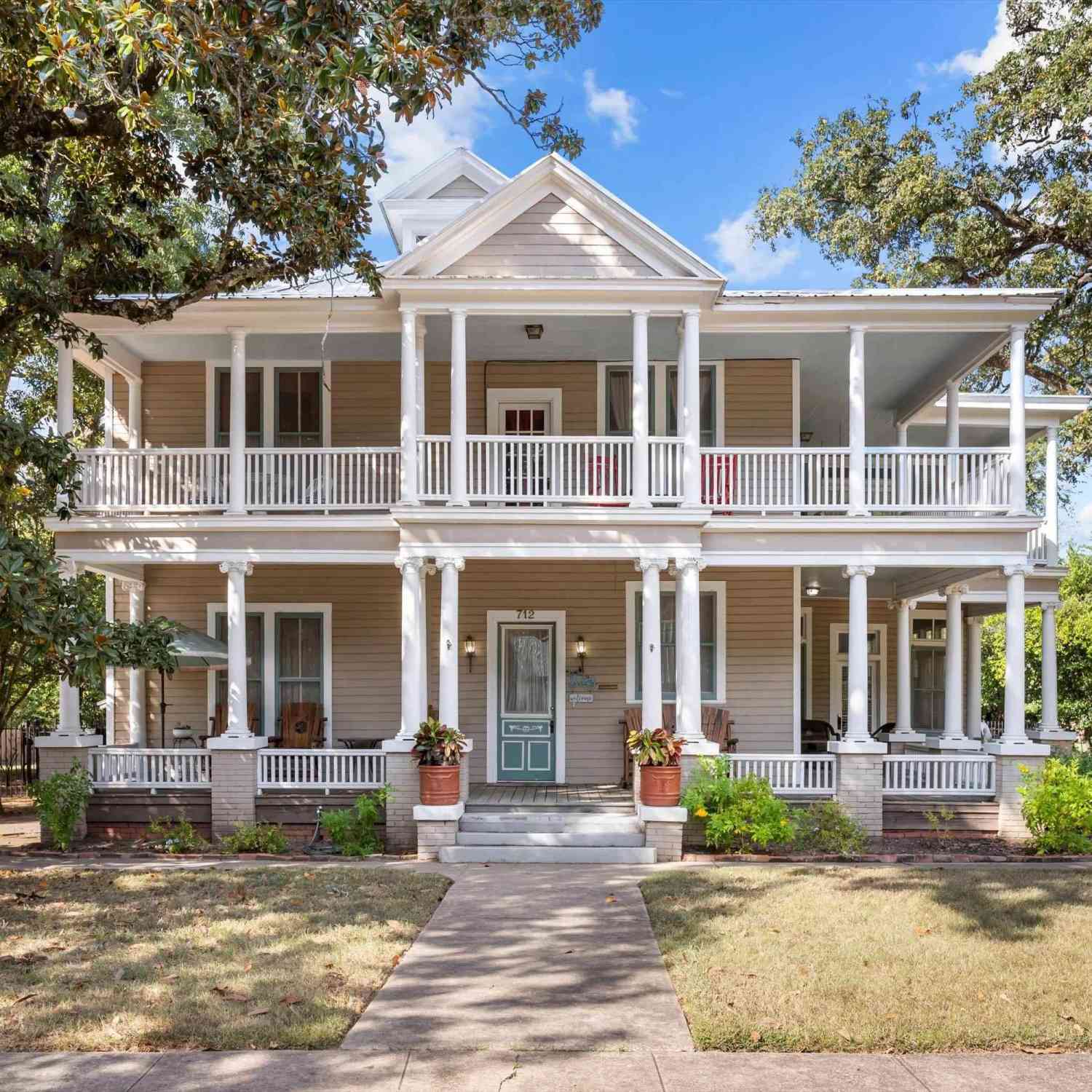 Homes For Sale - 712 Lamar Avenue<br/> Houston County, Crockett, TX 75835