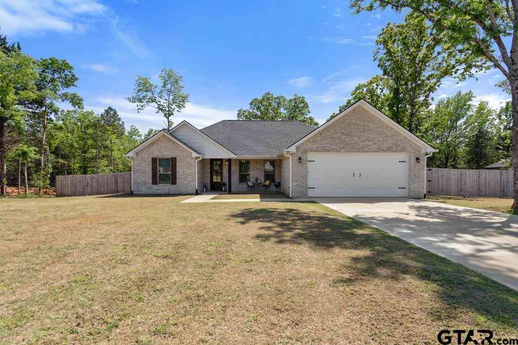 Homes For Sale - 19379 Cedarpark Pl<br/> Lindale, TX 75771