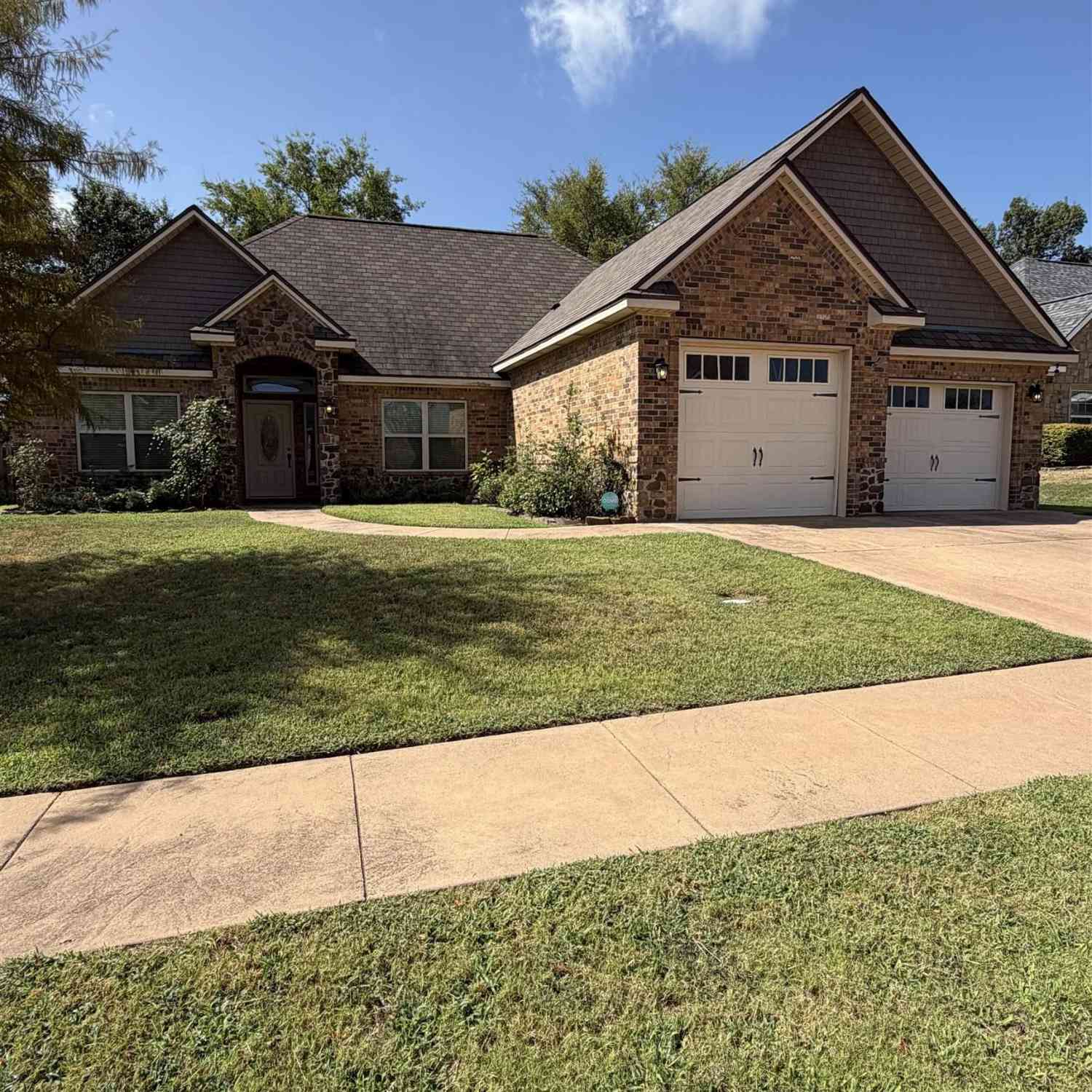 Homes For Sale - 696 Linus Lane<br/> Lindale, TX 75771