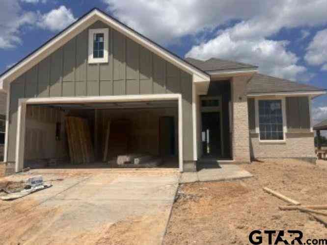 Homes For Sale - 16033 Sir Barton Drive<br/> Lindale, TX 75771