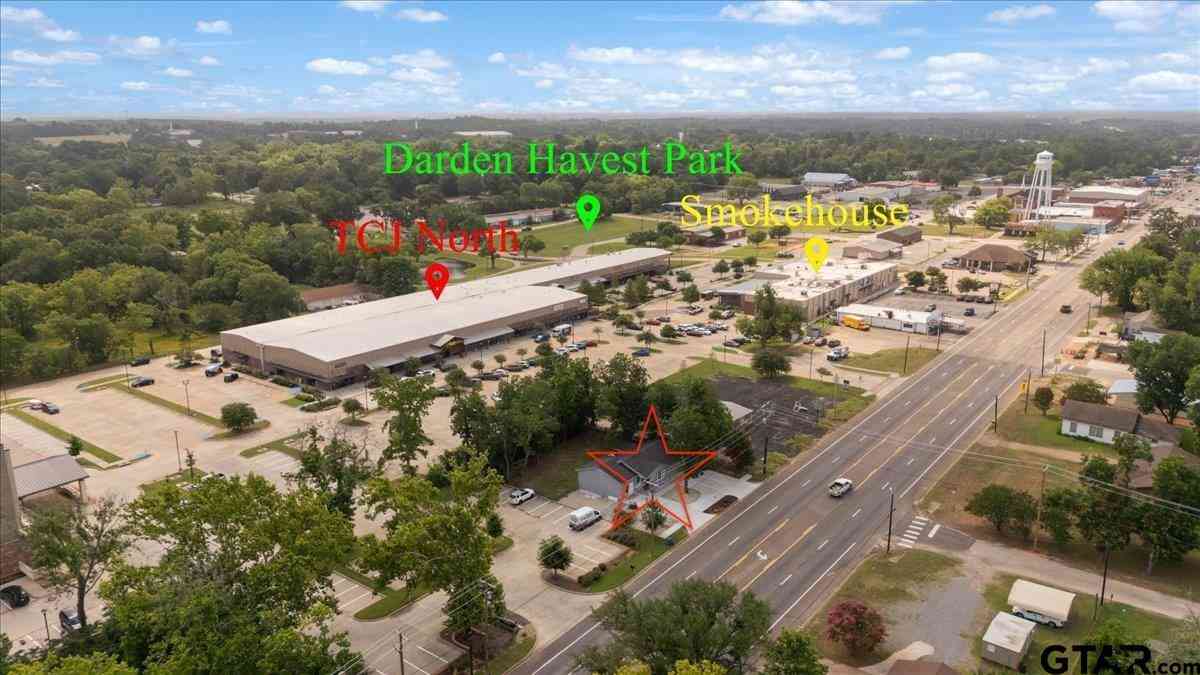 Homes For Sale - 501 N Main St<br/> Lindale, TX 75771