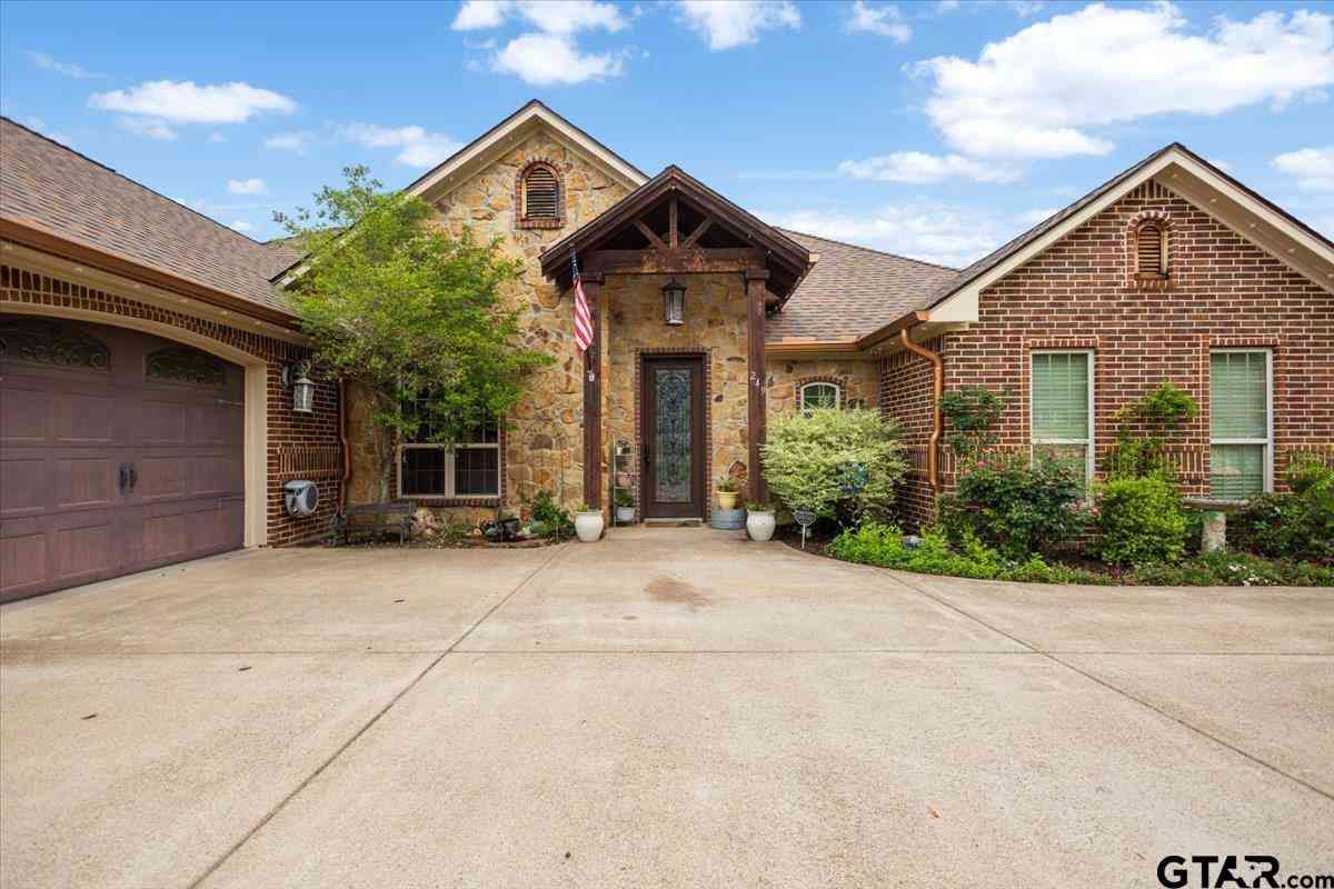 Homes For Sale - 249 Heritage Ct<br/> Lindale, TX 75771